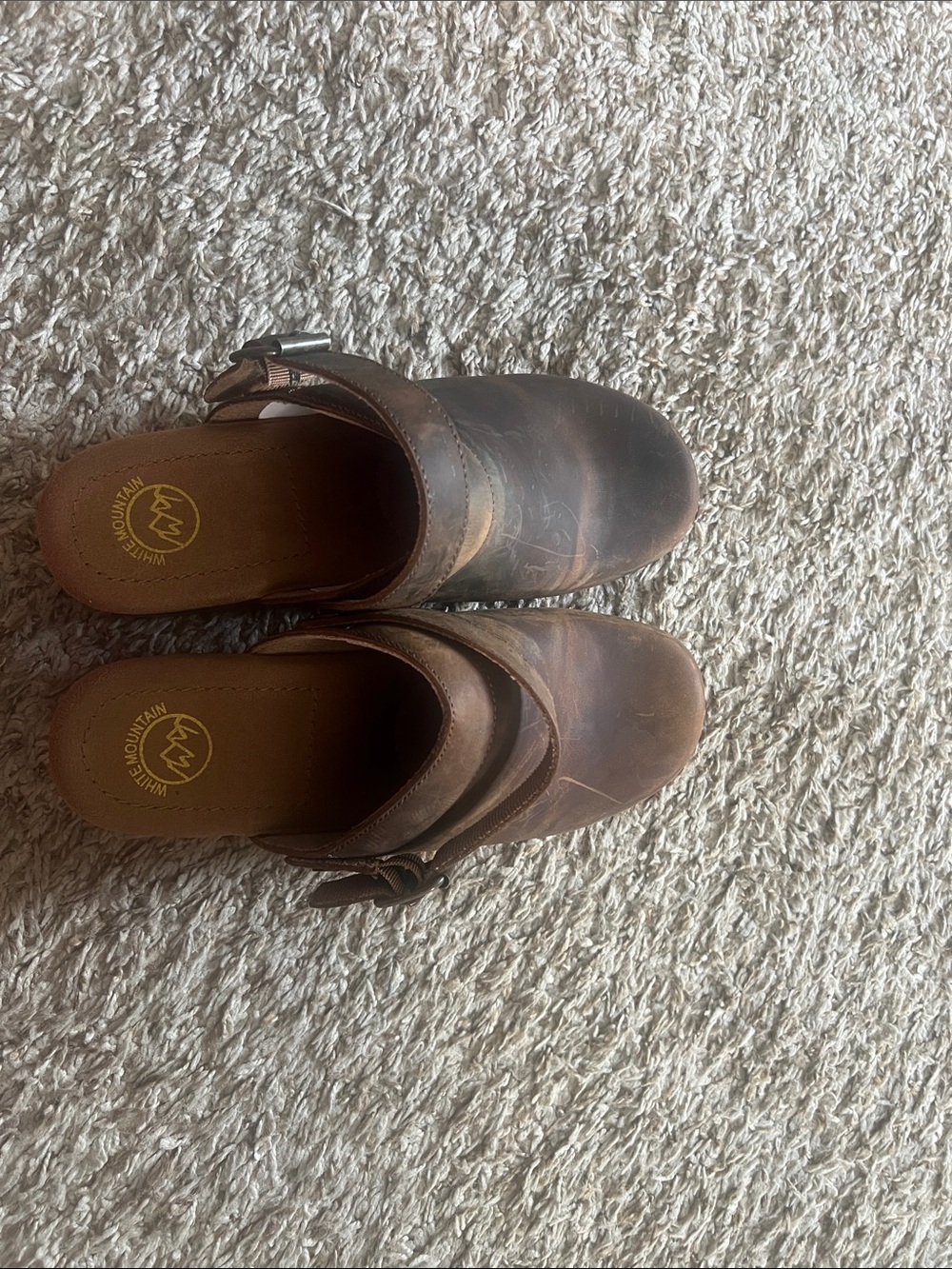 White Mountain Genuine Leather Clogs